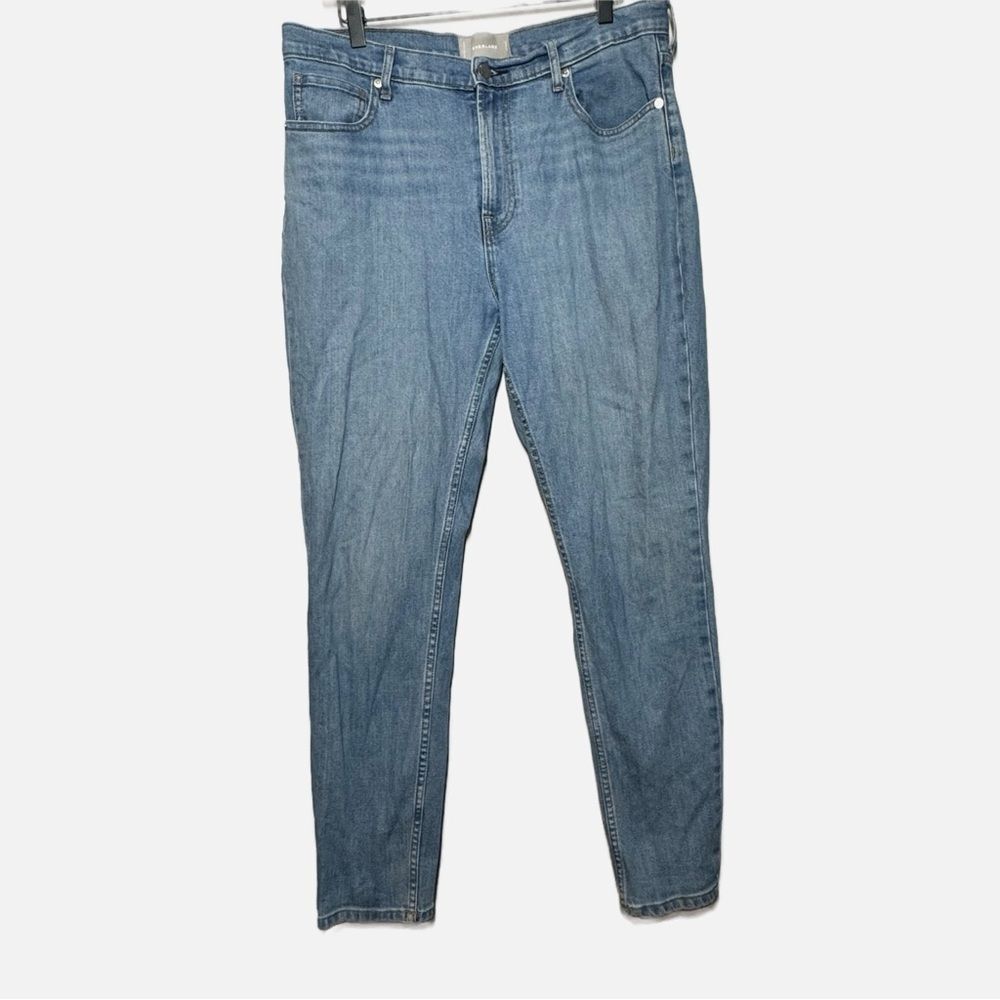 Everlane high rise mom jeans light wash relaxed leg 32 R